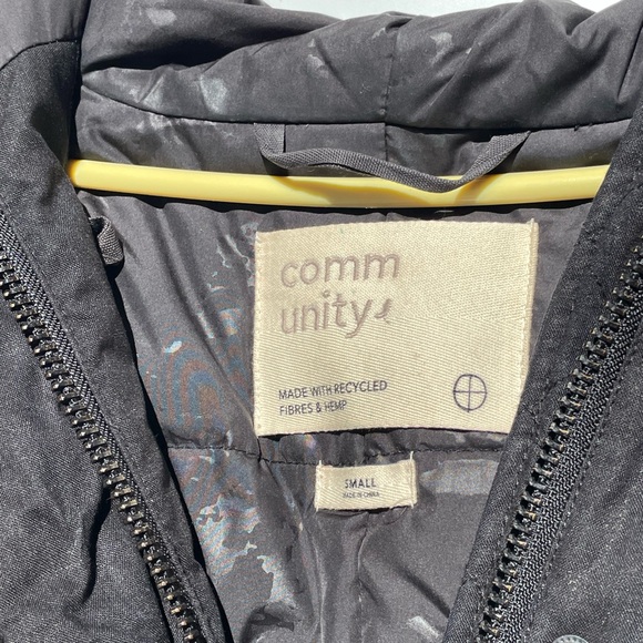 Community winter parka - Picture 3 of 3